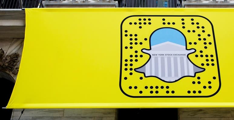  La red social Snapchat anunció este miércoles que decidió suspender 'permanentemente' la cuenta del presidente de Estados Unidos, Donald Trump, días después de que anunciara la suspensión indefinida del perfil del líder republicano tras el asalto al Capitolio por parte de sus seguidores. (ARCHIVO)
