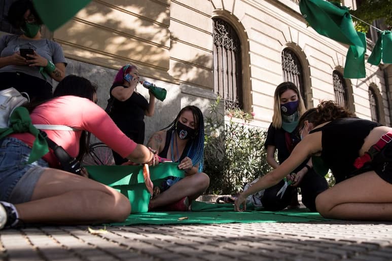 Chile despenalizó el abortó en septiembre de 2017 bajo tres situaciones. (EFE)