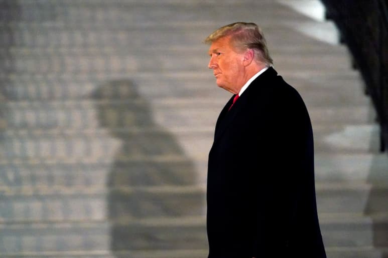 La situación de Trump no tiene comparación, al ser el único presidente en ser acusado dos veces de un delito o falta grave. (AP)
