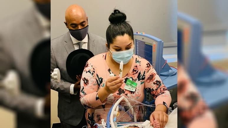 Wendolee Ayala decidió bautizar a su pequeña hija Hannah Love en el hospital donde continúa luchando por su vida desde el día en que nació. (ESPECIAL)