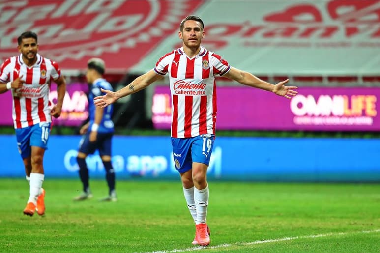  El torneo pasado algunos elementos del Guadalajara no rindieron lo que se esperaba, para el Clausura 2021 las cosas deben cambiar de manera importante y Jesús Angulo, aseguró que no dependerán de que uno u otro elemento esté jugando bien para obtener los resultados deseados, ya que hay una competencia interna importante en la lucha por un lugar. (ESPECIAL) 
 