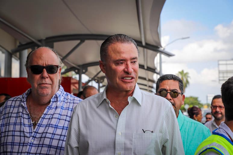 El gobernador de Sinaloa, Quirino Ordaz Coppel, puntualizó que es una locura la versión propagada de que recibió la vacuna de Pfizer, puesto que jamás haría una cosa así, ni permitiría que lo hicieran con sus funcionarios, puesto que eso sería un abuso. (ARCHIVO)