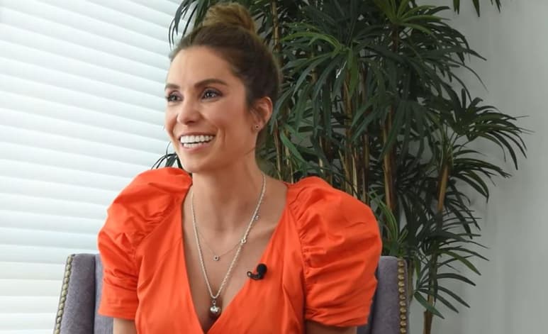 La conductora del programa matutino, confesó durante una entrevista con Mara Patricia Castañeda, estar en una relación sentimental con alguien que no forma parte del medio. (ESPECIAL)