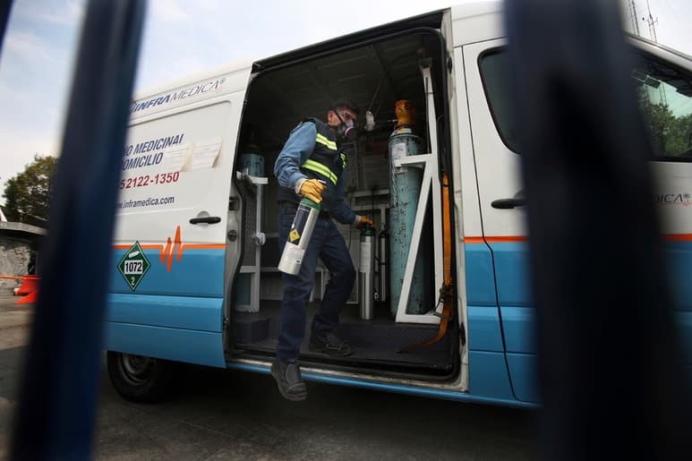 Obtener oxígeno clínico para pacientes COVID-19 comienza a complicarse en el país.