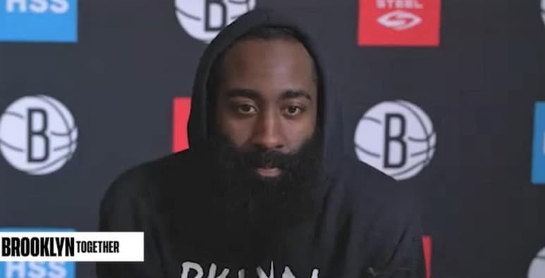 James Harden hizo su presentación oficial este viernes ante los periodistas como nuevo jugador de los Brooklyn Nets y declaró que no consideraba que hubiese ofendido a nadie por la manera como se comportó los últimos meses con su exequipo. (ESPECIAL)