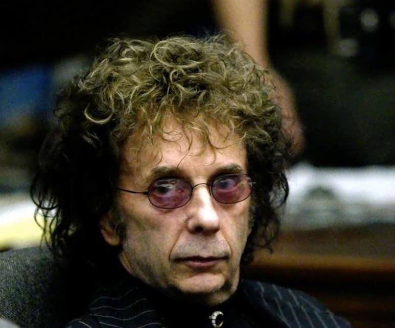 Phil Spector fue uno de los productores más geniales de la música moderna pero acabó devorado por su mitad oscura, la del hombre agresivo y violento. (Especial)