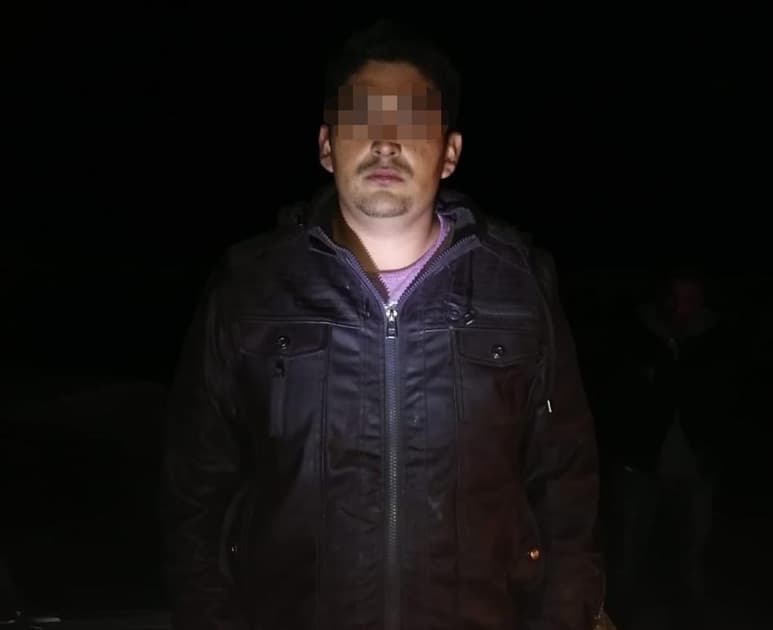 El detenido está identificado como Gregorio Daniel 'NN' , de 25 años de edad y con domicilio en el poblado León Guzmán.
(EL SIGLO DE TORREÓN)