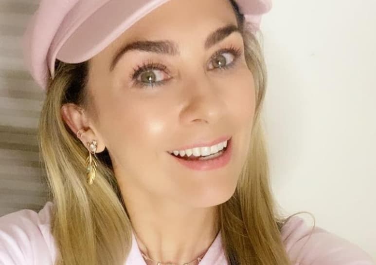 La actriz es bastante asidua a la red social TikTok (@ARACELYAARAMBULA)
