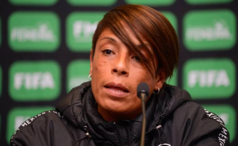 Maribel Domínguez fue durante muchos años la cara visible del futbol femenil en México. Hoy, la llamada 'Marigol', quien alguna vez soñó jugar con hombres, asegura que desde que comenzó a patear la pelota soñó con este momento, en el que las mujeres estuvieran al frente de las selecciones nacionales. (ESPECIAL)