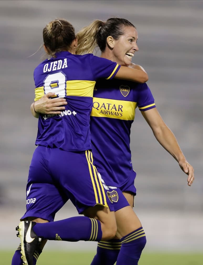 Boca aplastó 7-0 a River en la final del torneo femenil. (AP)