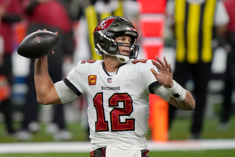 Tom Brady, mariscal de campo de los Bucaneros, lideró la NFL en esta temporada con 5.9 pases de 20 o más yardas por partido. (AP)