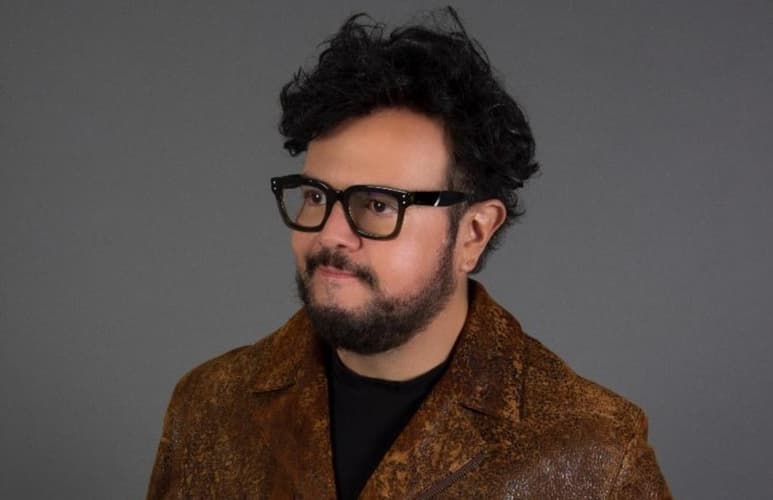El cantante anuncia la salida de su nuevo disco y dice que le encanta Torreón porque aquí hizo uno de sus videos favoritos.