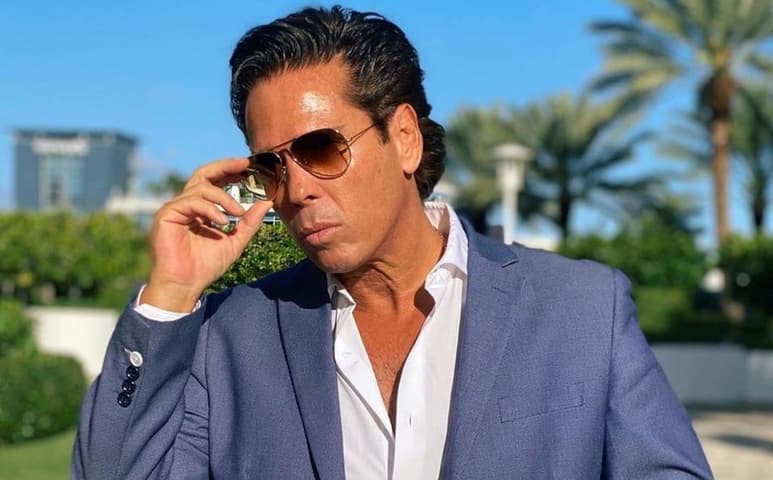 A sus 80 años, el padre de Roberto Palazuelos nunca tuvo ningún tipo de complicaciones de salud pues, explica el actor, siempre estuvo muy sano. 'Yo no recuerdo que haya entrado a un hospital nunca, que haya estado en cama, nada, ha sido un hombre sanísimo. 80 años viviendo súper sano , deportista y todo, ya es un gran regalo de Dios', dice en entrevista. (Especial)