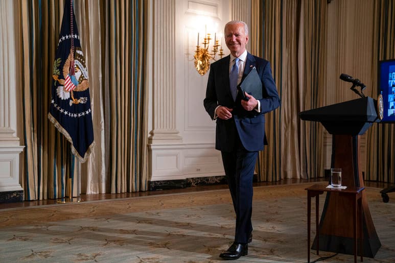 La Administración del presidente de EUA, Joe Biden, anunció este miércoles que suspenderá a partir de mañana las inscripciones en el programa 'Permanezcan en México', que permitió al Gobierno de su predecesor, Donald Trump, devolver al país vecino a los solicitantes de asilo, y aclaró que mantendrá las restricciones en la frontera. (AGENCIAS / AP)