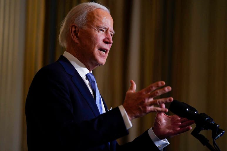 En su primer día en la Casa Blanca, el nuevo presidente de Estados Unidos, el demócrata Joe Biden, aprobó este miércoles un paquete con 17 órdenes ejecutivas, muchas de ellas que revierten decisiones previas del exmandatario Donald Trump. (ESPECIAL)
