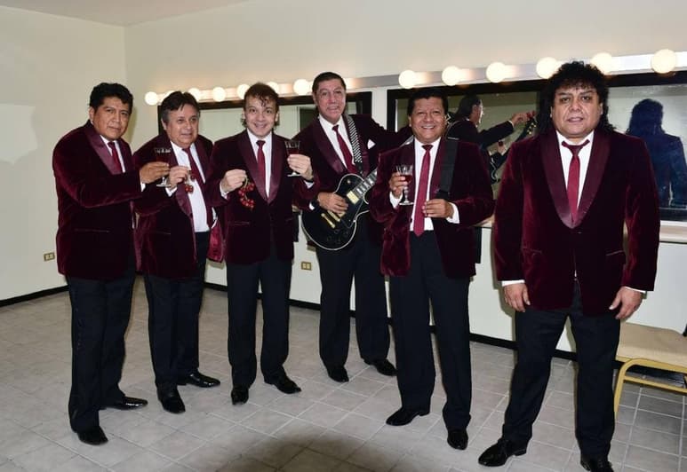 Su debut en la música fue en marzo de 1968 y su despedida ocurrió este 20 de enero, el coronavirus se cobró otra víctima, Mario Gutiérrez quien fuera fundador y actual integrante de Los Ángeles Negros. (ESPECIAL)