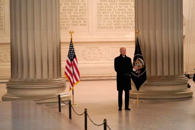 El presidente de Estados Unidos, Joe Biden, pretende extender por cinco años el único tratado existente con Rusia que limita los dos mayores arsenales nucleares del mundo, a unas semanas de que expire, informó este jueves el diario The Washington Post. (ARCHIVO)
