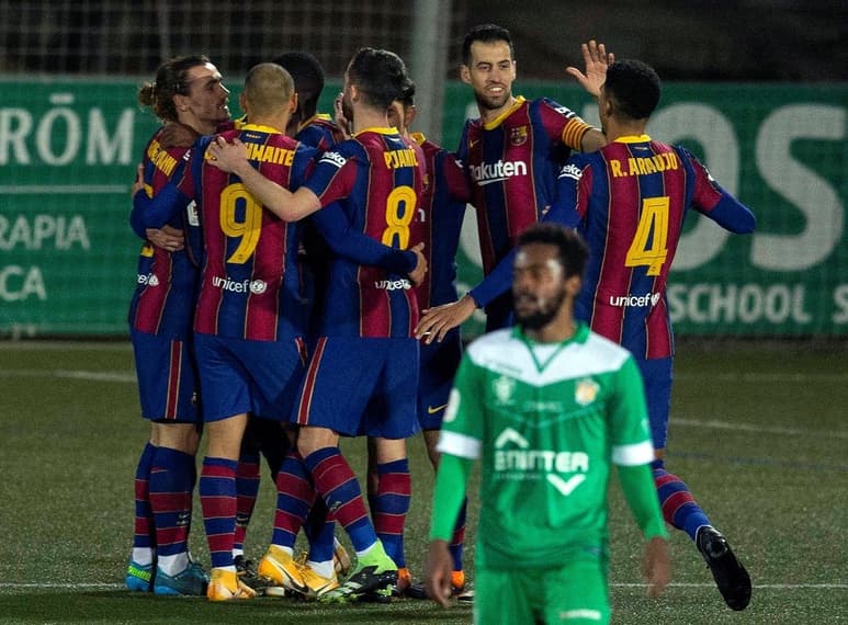 El Barcelona, el Rey de Copas, ya tiene ante sí uno de los caminos más asequibles de las últimas temporadas para levantar una más cuando llegue el buen tiempo, ya sin el Atleti ni el Real Madrid en el horizonte. (ESPECIAL)