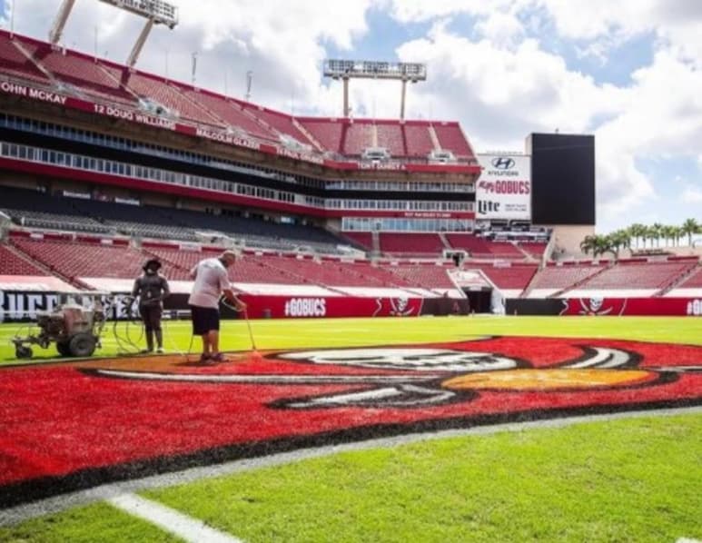 La NFL detalló que de regalarán 7 mil 500 boletos a trabajadores del sector salud que ya han sido vacunados contra el COVID-19. (ESPECIAL)