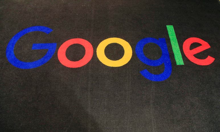 Debido al uso masivo de internet, hay muchas industrias que han desaparecido, otras que han tenido que adaptarse pero siguen enfrentando problemas ante el poderío de los gigantes de tecnológicos. En ese último caso se encuentran los medios de comunicación a los que el gobierno de Australia quiere apoyar, solo que la medida no fue bien recibida por Google que amenazó con eliminar su motor de búsqueda en el país. (AGENCIAS / AP)