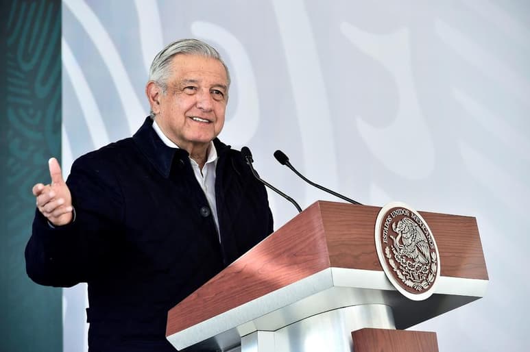 Horas después que se encontraran 19 cuerpos calcinados en Camargo, Tamaulipas, el presidente Andrés Manuel López Obrador lamentó que existan enfrentamientos constantes de la delincuencia organizada, pero aseguró que ya se están 'sintiendo los cambios' y ya hay resultados para garantizar la paz y la tranquilidad en el país. (EFE)