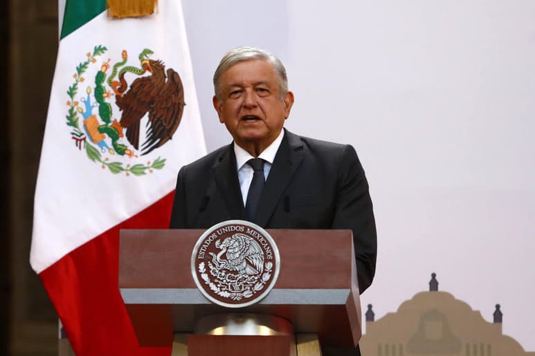 AMLO comenzó con síntomas de COVID-19 el sábado: Presidencia