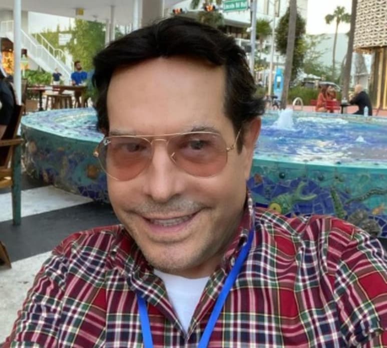 Luego de que Juan José Origel se convirtiera en tendencia tras su publicación en redes sociales en donde reveló que se había vacunado de COVID-19 en Estados Unidos y que fuera atacado por los internautas, el comunicador respondió a todos ellos con dos imágenes. (Especial)