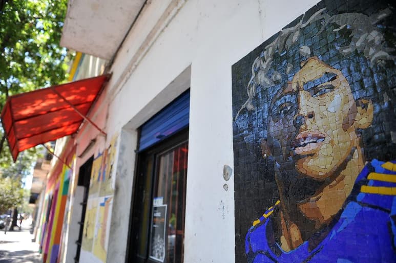 Hace dos meses el mundo deportivo se puso de luto con la muerte de Diego Armando Maradona. En Argentina y muchas partes del mundo lloraron la partida del 'Pelusa'. (EFE)