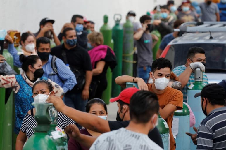 México, que acaba de superar las 150,000 muertes y los 1.77 millones de casos confirmados del coronavirus, obtuvo un puntaje de 30.8 sobre 100 en el índice de resiliencia. (ARCHIVO)