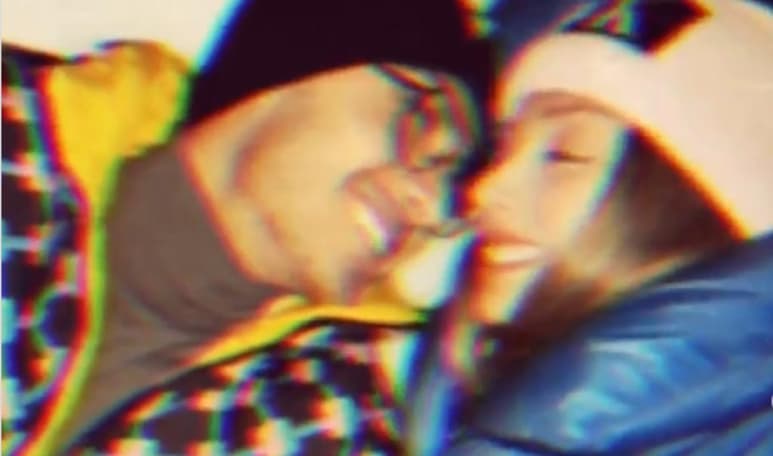 La actriz española Ester Expósito celebra este martes su cumpleaños número 21, por lo que la felicitación de su pareja el actor mexicano Alejandro Speitzer no se hizo esperar. (ESPECIAL)