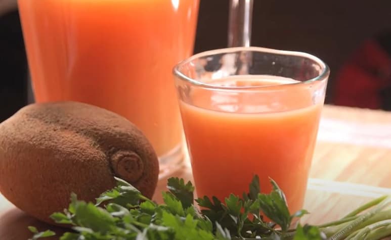 El pixtle o hueso de mamey es una semilla de color negro brilloso que se utiliza en diferentes preparaciones que van de bebidas, tamales hasta enchiladas. (ESPECIAL)