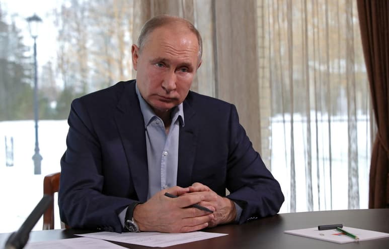 Un tribunal ruso el miércoles aplicó una multa de 1.1 millones de rublos (14,600 dólares) a la emisora Radio Free Europe/Radio Liberty, financiada por Estados Unidos, acusada de violar su ley sobre agentes extranjeros. (ARCHIVO) 