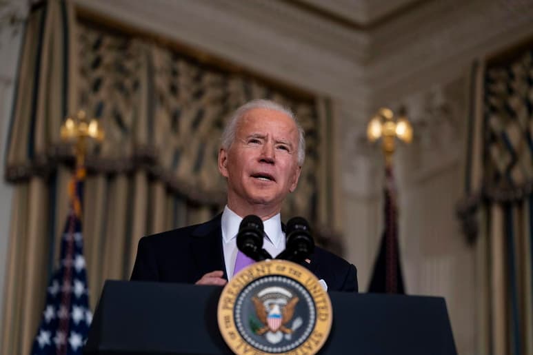 El demócrata Joe Biden cumplió este miércoles su primera y frenética semana como presidente de Estados Unidos, en la que ha emitido más de dos docenas de decretos para remodelar la política del país en asuntos clave de inmigración, derechos de las minorías, medio ambiente y asuntos exteriores. (ESPECIAL)