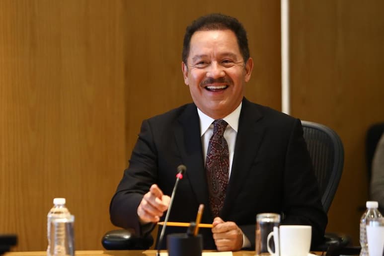El presidente de la Junta de Coordinación Política de la Cámara de Diputados y coordinador de la bancada mayoritaria de Morena, Ignacio Mier, salió al paso de las críticas que han recibido legisladores por solicitarle que sean considerados como 'prioridad' para ser vacunados y rechazó esta posibilidad. (ARCHIVO)