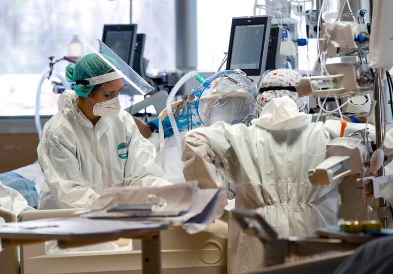 talia registró 14,472 nuevos contagios de coronavirus y 492 muertos en las últimas veinticuatro horas, según confirmó hoy el Ministerio de Sanidad en su boletín diario sobre el estado de la pandemia. (ARCHIVO)