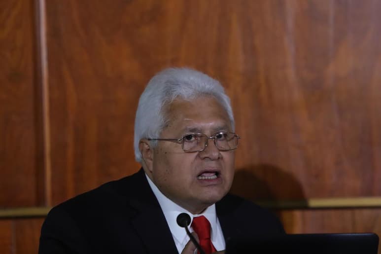 Rafael Navarro González, científico mexicano, investigador de la UNAM y colaborador de la NASA en estudios para determinar la vida en Marte, falleció. Así lo informó el Consejo Nacional para la Ciencia y la Tecnología en sus redes sociales: 'El Conacyt lamenta el fallecimiento del astrobiólogo doctor Rafael Navarro González, uno de los más destacados científicos mexicanos, quien hizo notables aportaciones a la ciencia por sus descubrimientos sobre el planeta Marte'. (ARCHIVO)