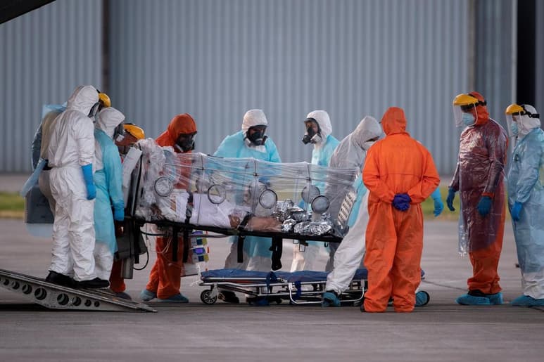 Chile, que se encuentra sumido en una segunda ola de la pandemia de la COVID-19, sumó este viernes 4,606 nuevos casos, la cifra más alta en una semana, mientras que el país avanza con la distribución de los 2 millones de dosis de vacunas procedentes de China que recibió el jueves. (ARCHIVO)
