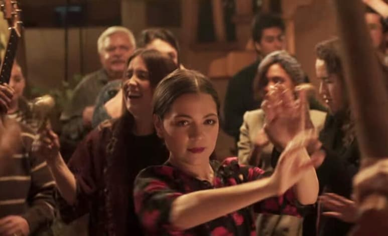 Con un tempo más acelerado y nuevos elementos que rememoran sonidos prehispánicos, el dj suizo-italiano Michel Cleis remezcló el popular tema de Natalia Lafourcade Tú sí sabes quererme, cuyo resultado vio la luz este viernes. (ESPECIAL)