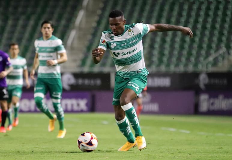 Santos Laguna buscará retomar la cima del Guardianes 2021 cuando se enfrente hoy en el Estadio Corona a las Águilas del América. (El Siglo de Torreón)