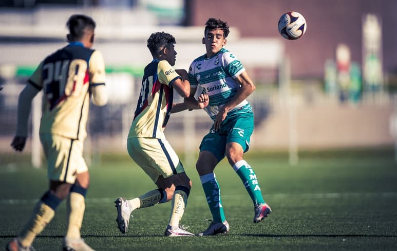 Durante la Sub-17 santista ganó 4-2; la Sub-20 perdió 1-0 (ESPECIAL)