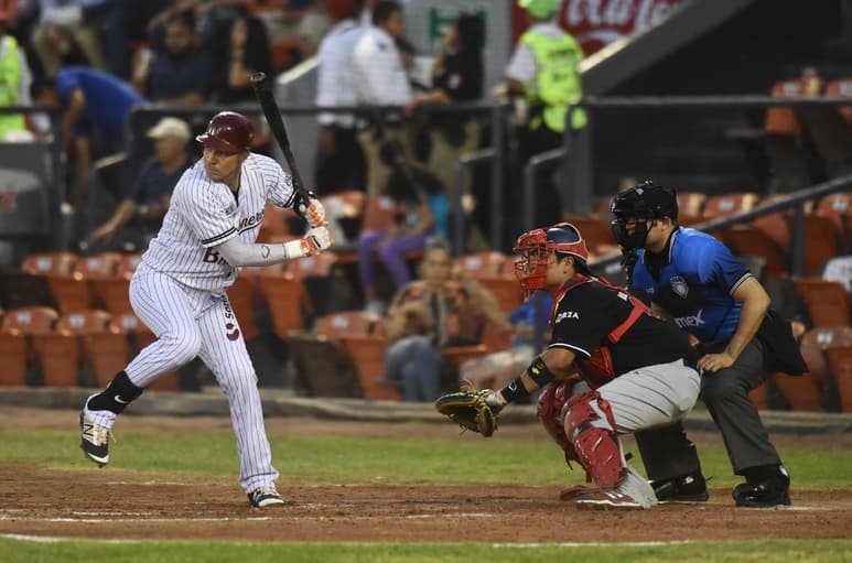 El capitán de los campeones de Venezuela, es 'la leyenda' Niuman Romero (ESPECIAL)