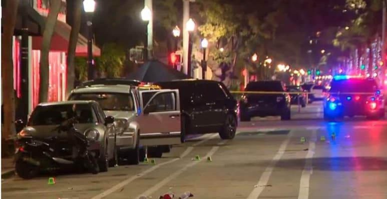 La policía busca a un hombre de 32 años que ha sido identificado como uno de los autores de un tiroteo que dejó tres heridos, uno de ellos grave, el domingo por la noche en una calle principal de Miami Beach, donde peatones y comensales de restaurantes cercanos debieron buscar refugio para escapar de las balas. (ESPECIAL)