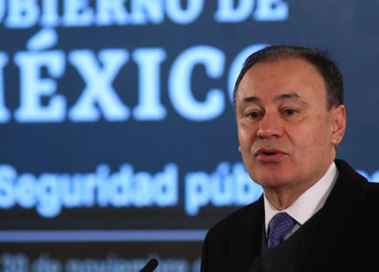 Fue el Partido Revolucionario Institucional (PRI) el que presentó una queja, por la continuación de la difusión y sus promocionales 'Los sonorenses somos esperanza (radio y tv), Vamos con más esperanza volumen 2 (tv) y Vamos con más esperanza (tv)', los cuales corresponden al periodo de precampaña que concluyó en aquella entidad, el pasado 23 de enero.
(ARCHIVO)