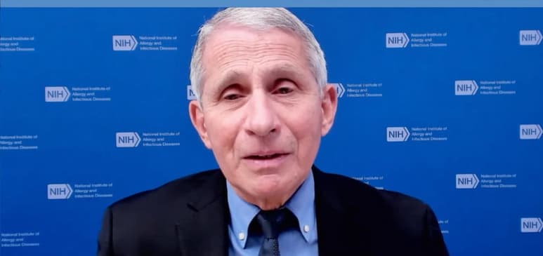El doctor Anthony Fauci, principal experto en enfermedades infecciosas de Estados Unidos, ha advertido este miércoles que no deben darse ningún tipo de fiestas privadas durante la celebración del Super Bowl LV para evitar la propagación de la COVID-19. (ARCHIVO)