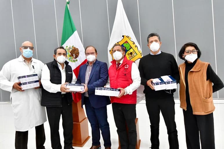 El secretario de salud en la entidad, Roberto Bernal Gómez señaló que estas pruebas tienen alta eficacia y que el resultado se emite en solo 15 minutos, lo que contribuye a tener un mejor control sobre el COVID-19. (ESPECIAL)