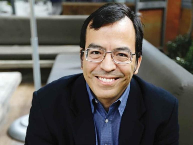 Más allá de hablar del conocimiento científico, el objetivo del ciclo 'Con un gramo de ciencia' que este miércoles inicia a las 19 horas, desde la virtualidad, es celebrar el modo de pensar de los científicos, asegura el editor de Grano de Sal, Tomás Granados, sobre esta serie de conversaciones que se desarrollarán todos los miércoles de febrero y marzo en colaboración con librerías como la Cafebrería El Péndulo, Gandhi, La Jícara. Librespacio cultural y librería Carlos Fuentes de la Universidad de Guadalajara. (Especial)