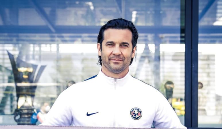 Con la rivalidad fuera de la cancha, Santiago Solari mandó su respaldó a Ricardo Ferretti y a los Tigres, que este jueves clasificaron a las semifinales del Mundial de Clubes. (ESPECIAL)