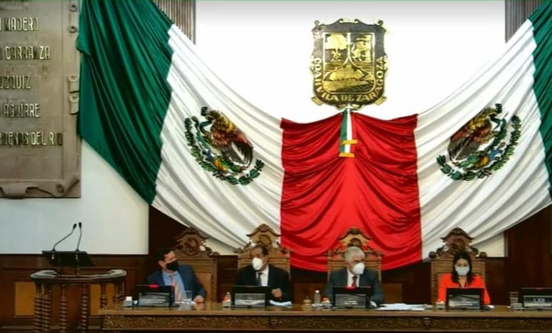 El punto de acuerdo fue presentado ayer y se aprobó solo la discusión por los once legisladores que comprenden la diputación permanente, entre los que se encuentra el priista Álvaro Moreira. (ESPECIAL)