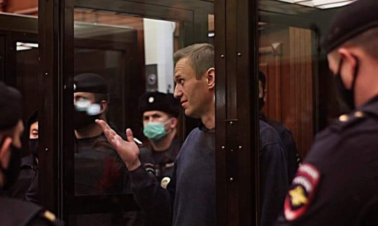 El juicio contra el líder opositor ruso, Alexéi Navalni, acusado de difamar a un veterano de la Segunda Guerra Mundial, que comenzó hoy en un tribunal de Moscú, se reanudará el próximo 12 de febrero, informaron fuentes judiciales. (ARCHIVO)