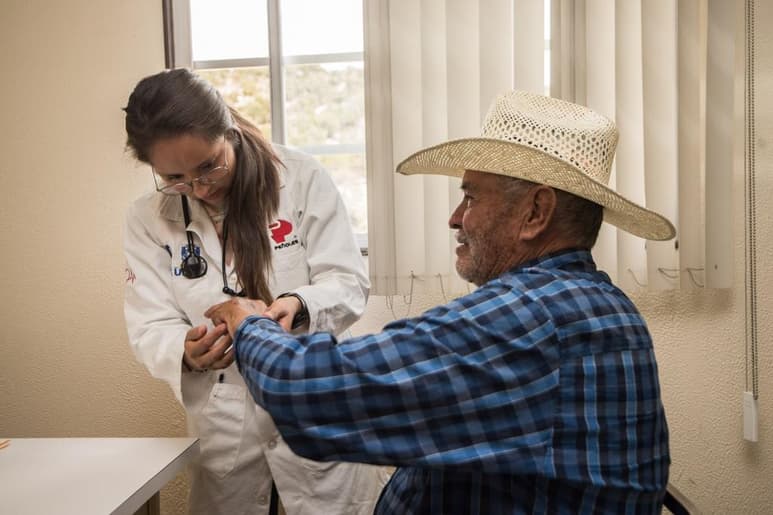 Con esta colaboración, ocho prestadores del servicio social de la Universidad, brindarán atención médica a las comunidades aledañas a las minas Velardeña, Sabinas, Tizapa, y Capela.
(ESPECIAL)